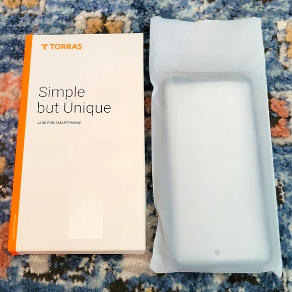 Torras Shockproof Case, Matte Black for Samsung Galaxy S21 - Picture 3 of 7